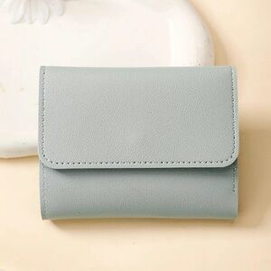 bought this wallet off tik tok shop, forgot i even had it Lol, used maybe 1 once